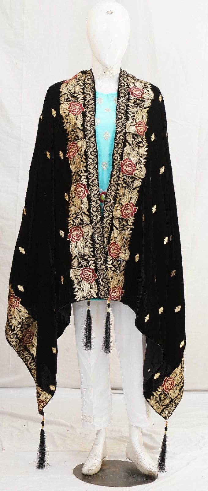 ROYAL ROSE EMBROIDERY VELVET SHAWL