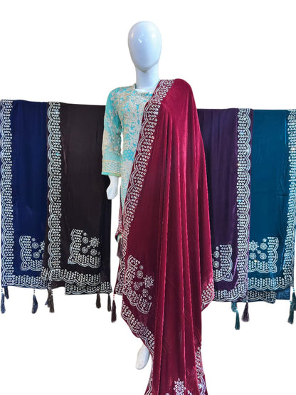 ELEGANT SPIKE NAG EMBEDDED VELVET SHAWL