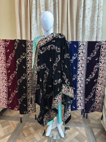 BAIL FLOWER EMBRODERY VELVET SHAWL