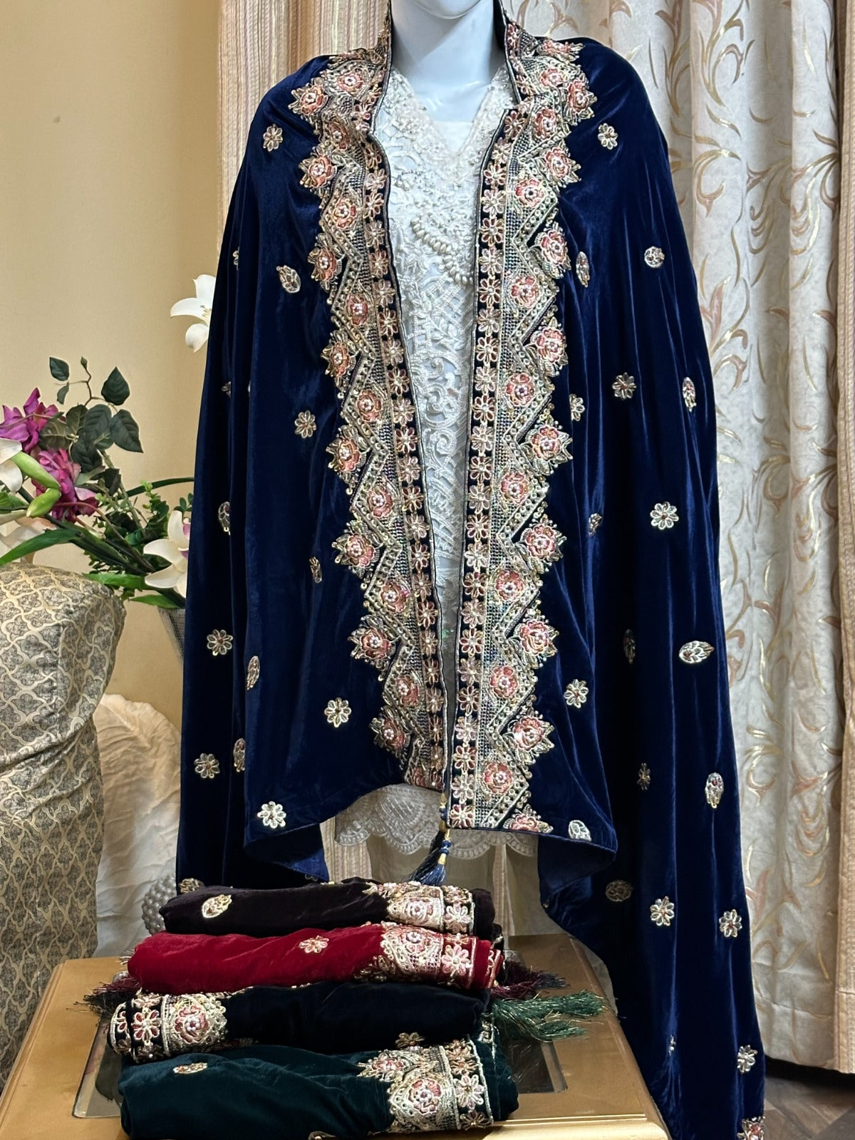 ZIGZAG BORDER WITH FLOWER EMBROIDERY CUT DANA-PEARL VELVET SHAWL