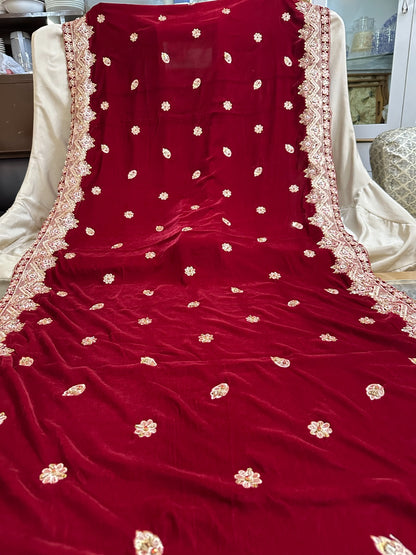 ZIGZAG BORDER WITH FLOWER EMBROIDERY CUT DANA-PEARL VELVET SHAWL