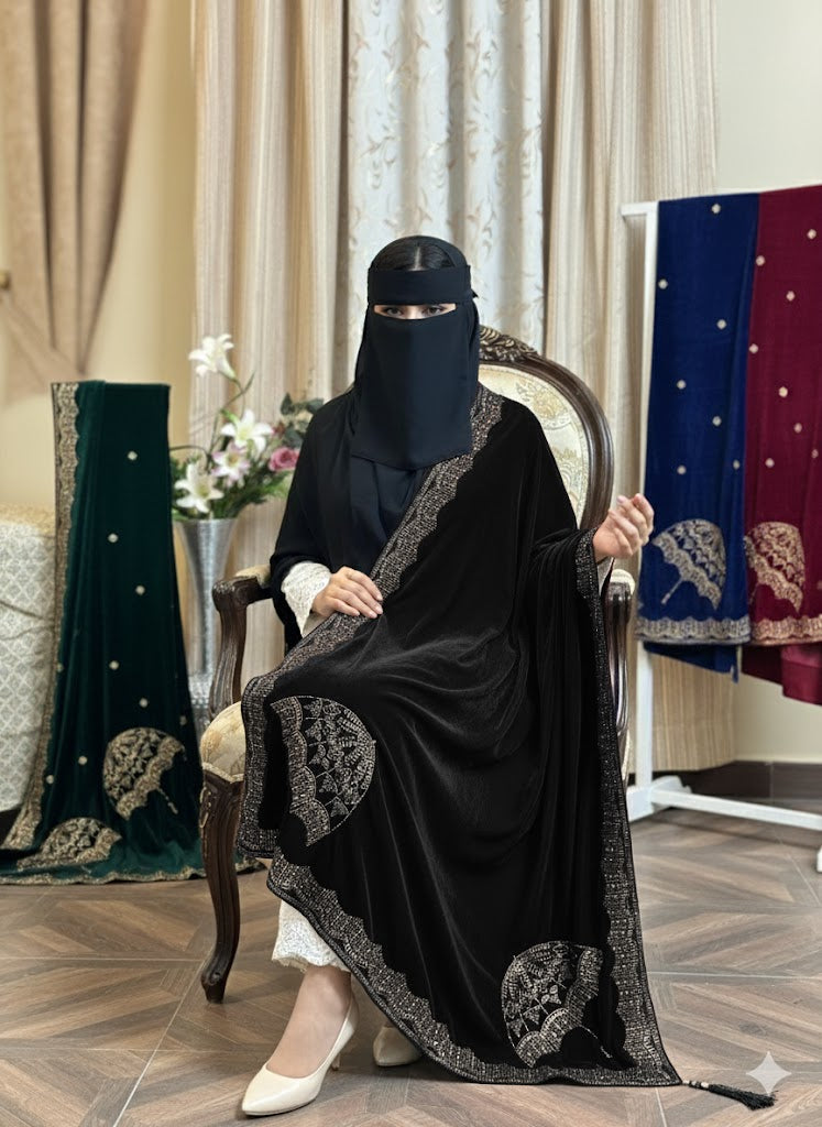 VELVET UMBRELLA NAG EMBEDDED SHAWL